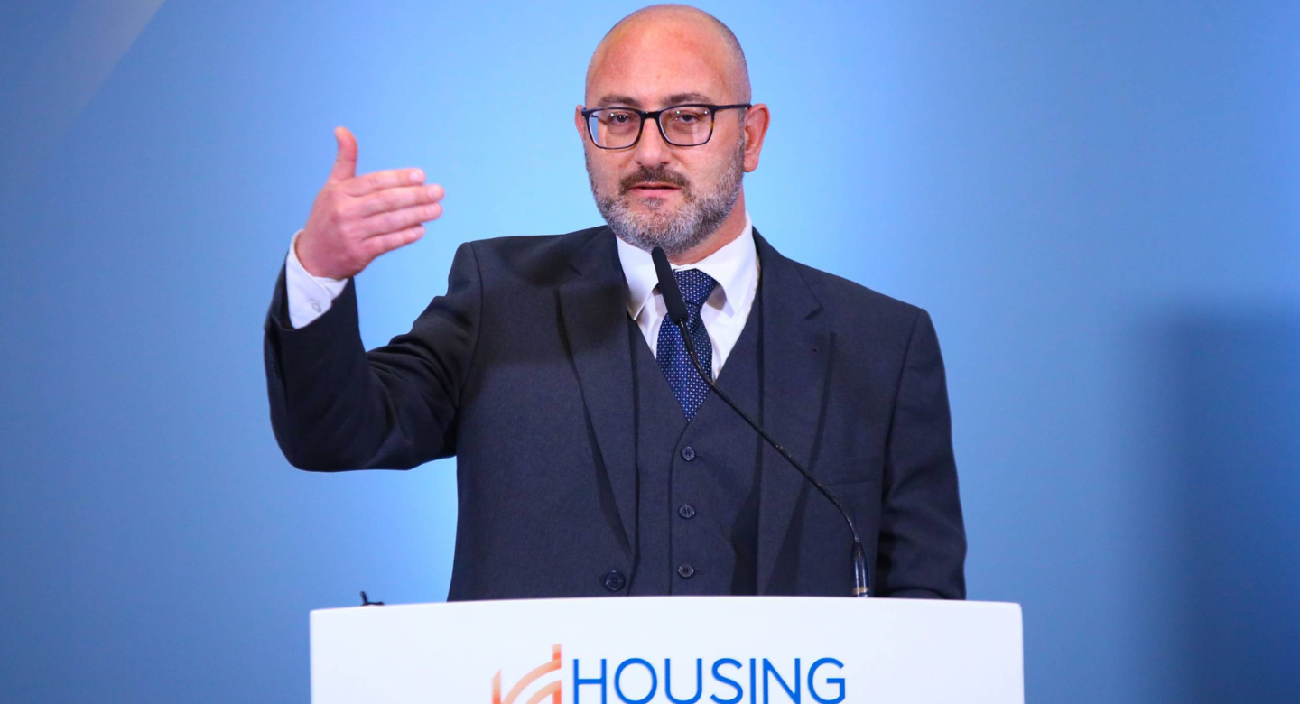 Galdes, secret deals and a public company in ruins