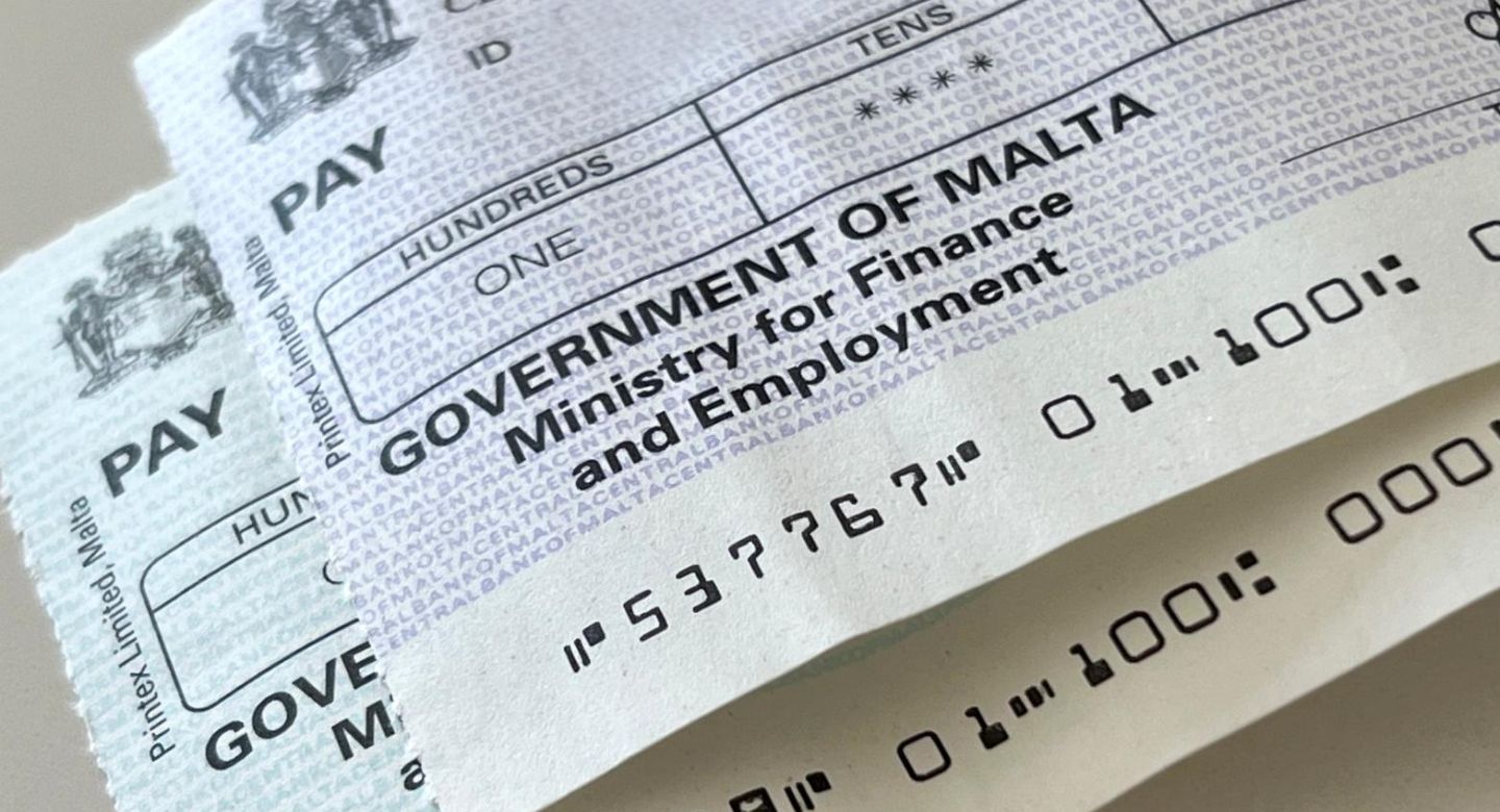 New cash handout for civil servants in March