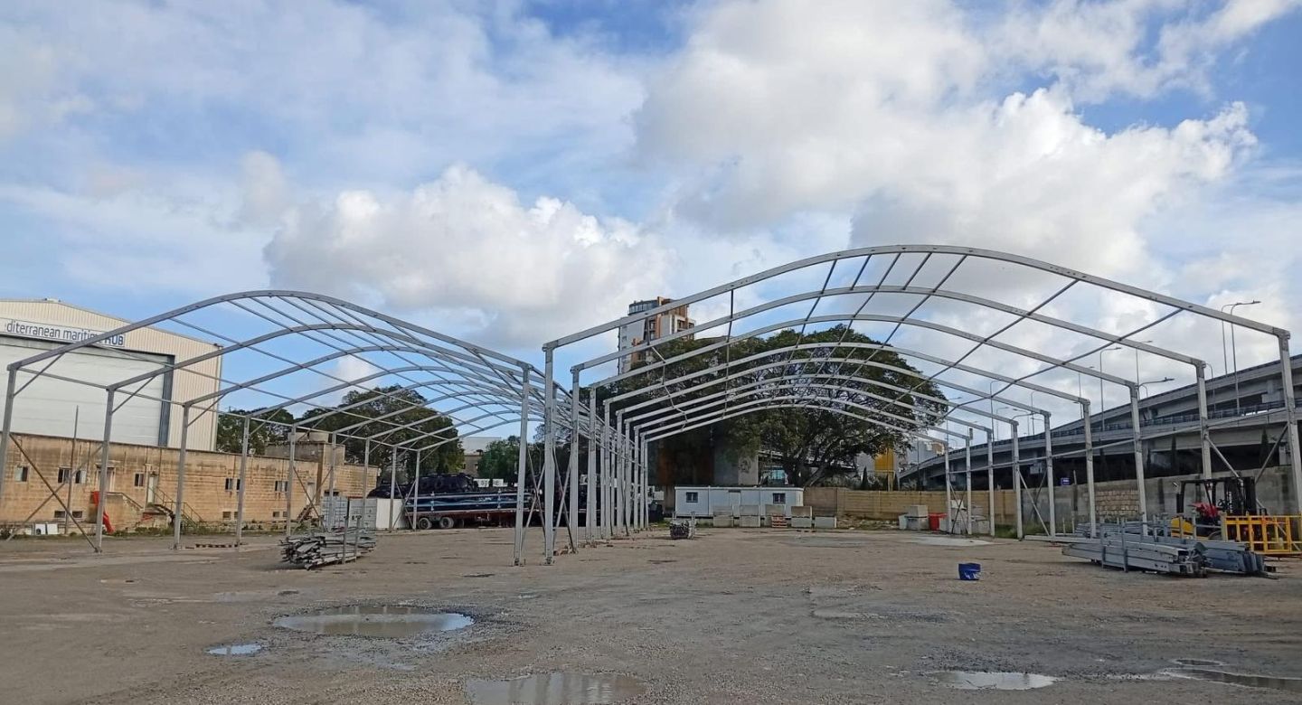 Tents up as Owen Bonnici misses 13th carnival village deadline